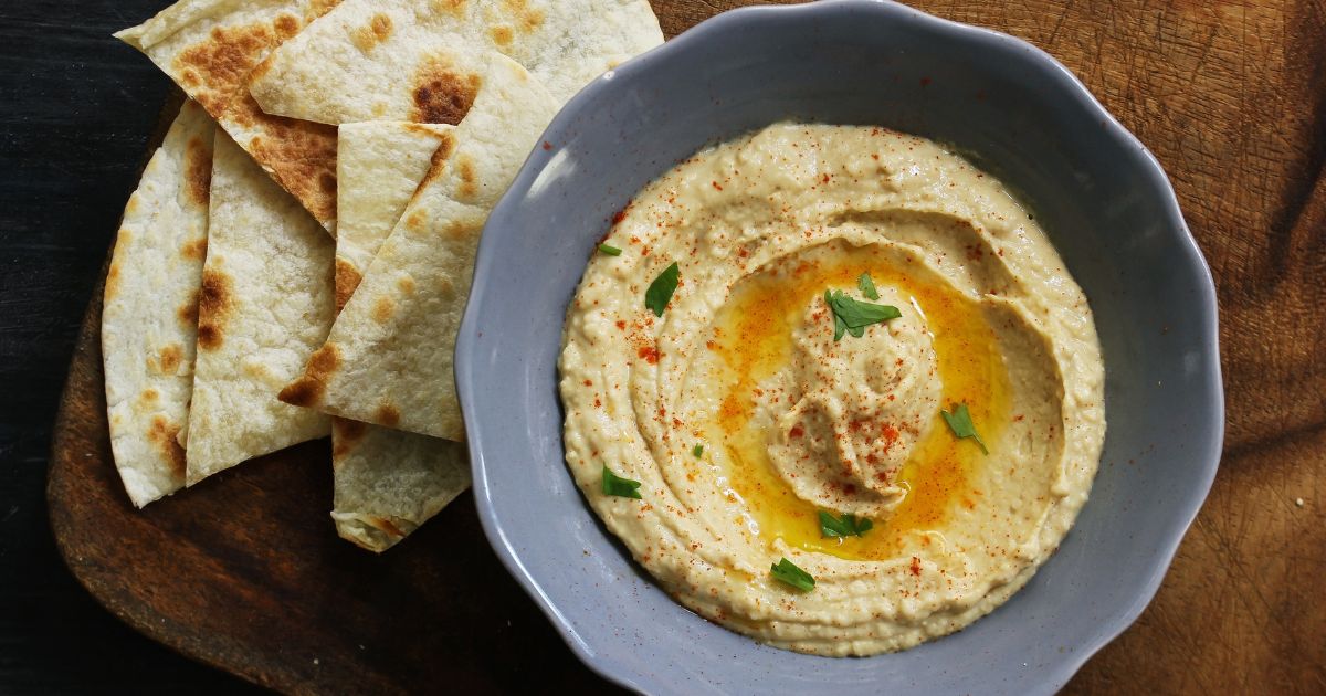 hummus and pita bread easy party food ideas