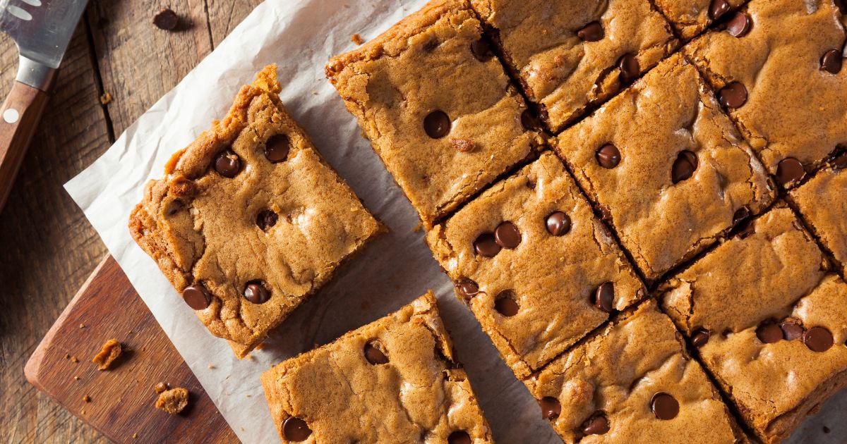 choc chip blondies for a party