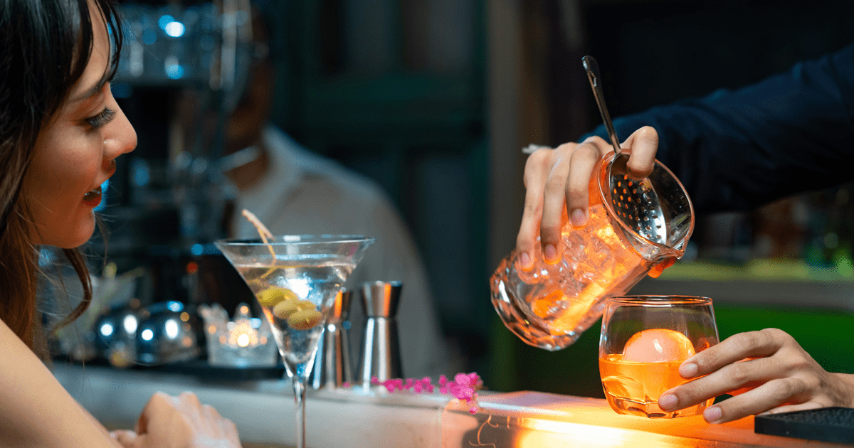 How to hire a Bartender: Mobile Bars, Cocktail Staff & Bar tenders