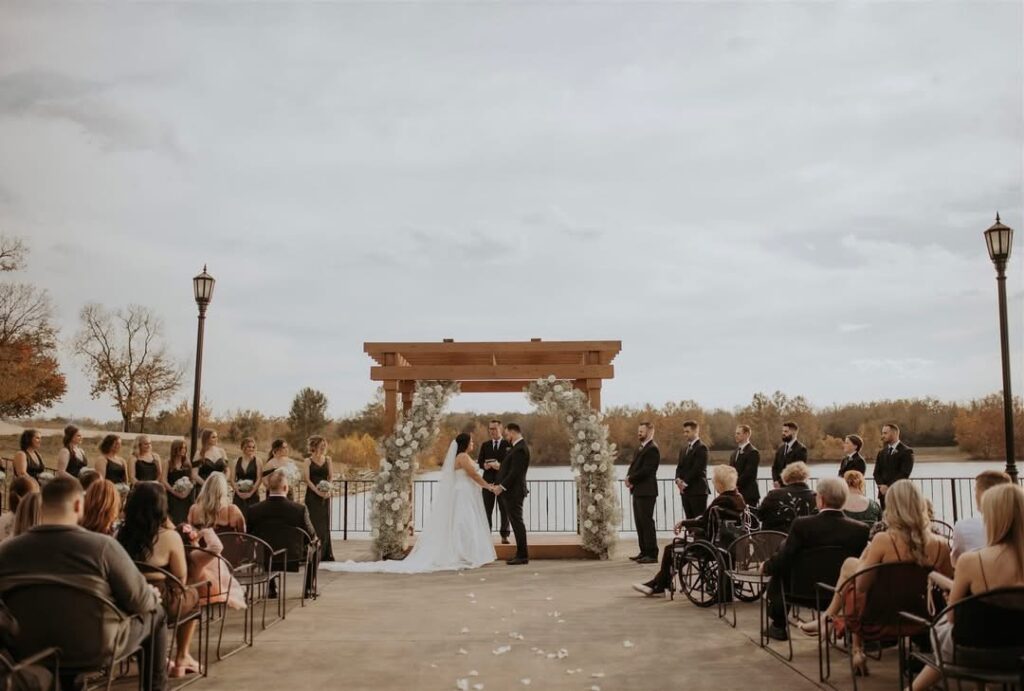 Lake Lyndsay - Couple getting married