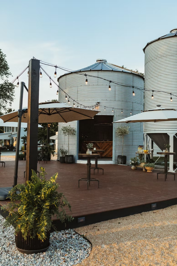 Historic White Oak Farm - Rustic Farm Vibes