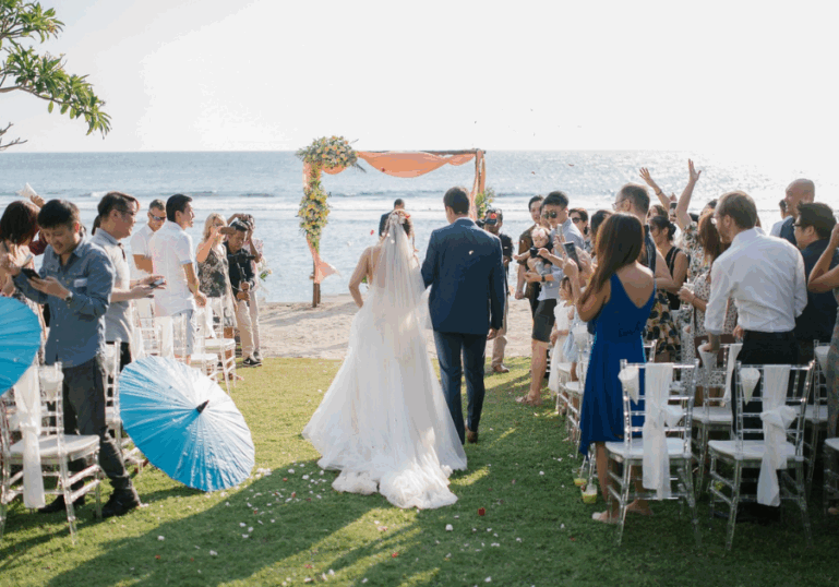 Outdoors Wedding next to the Beach